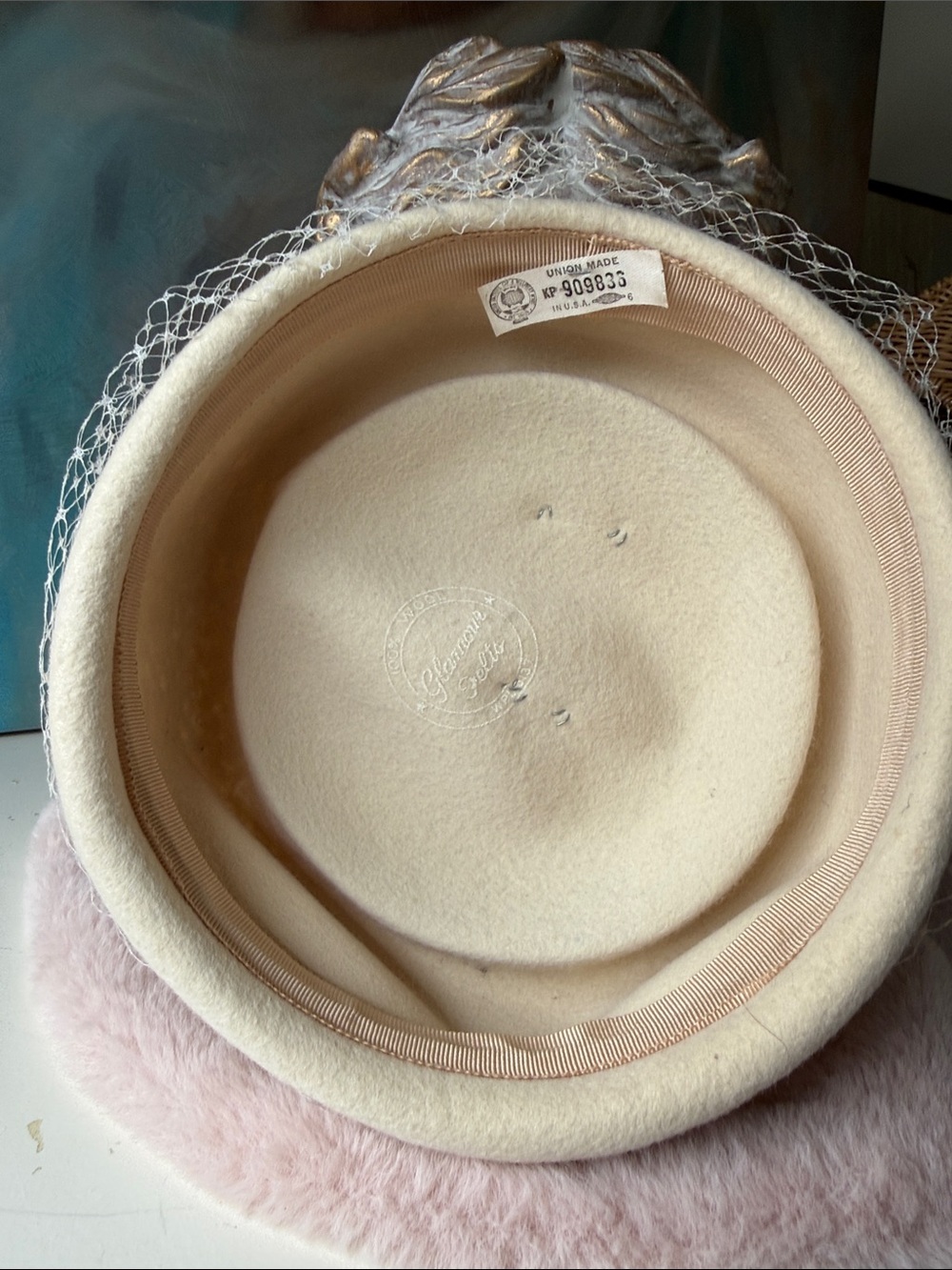 Vintage Wool Felt Ivory Pillbox Hat with Veil - Picture 6 of 10